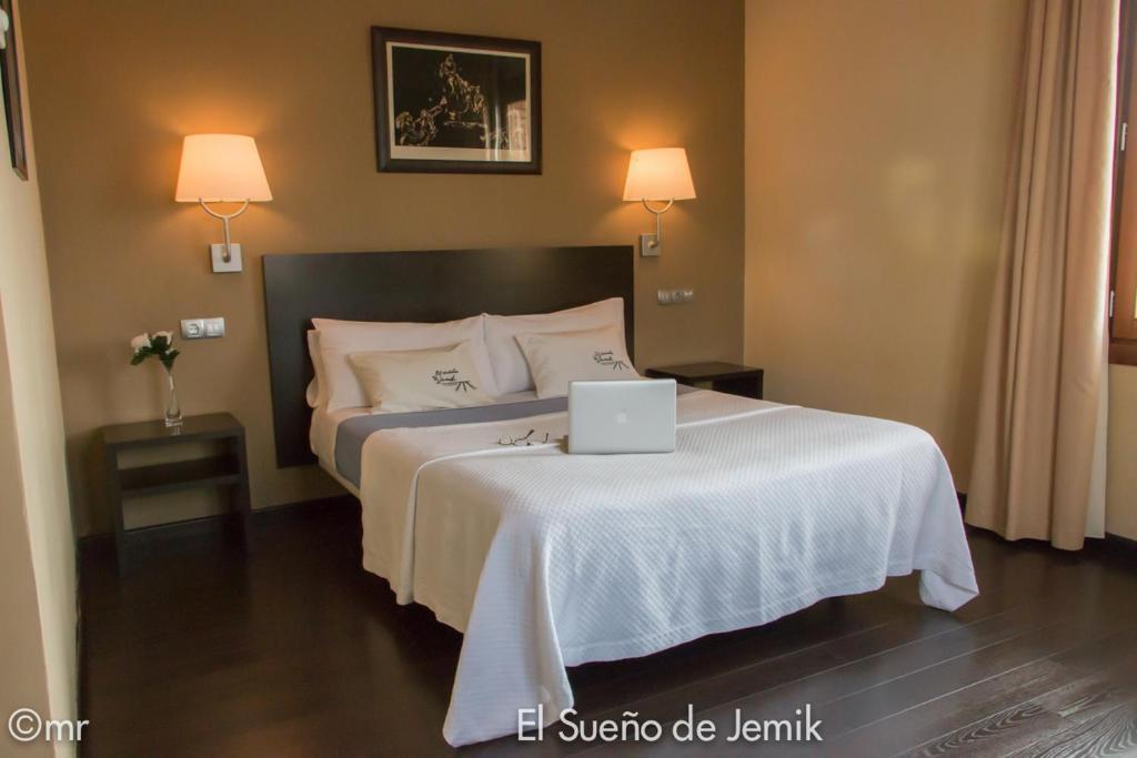 Hotel El Sueno De Jemik La Roda Room photo